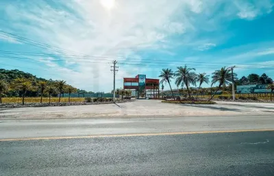 Terreno em loteamento empresarial muito bem localizado