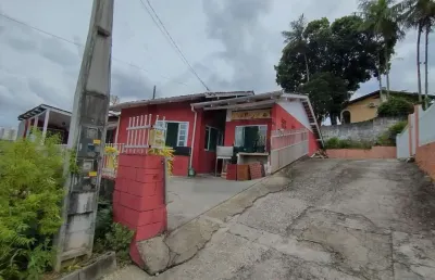 Casa de alvenaria de 100m² com dois dormitórios sendo uma suíte no bairro steffen