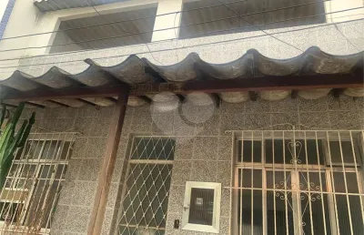 Casa de vila com 2 quartos à venda em maracanã - rj