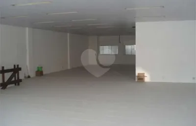 Prédio inteiro à venda ou para locação em saúde - rj