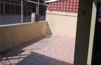 Casa de vila com 3 quartos à venda em rio comprido - rj