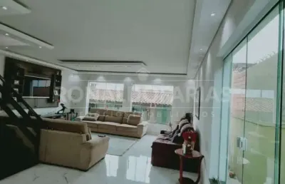 Casa a venda na cidade dutra com 250m² de área construída, com 3 dormitórios e uma suíte