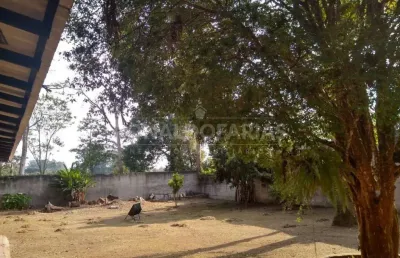 Casa a venda em terreno grande bem arborizado no jardim represa venha conhecer