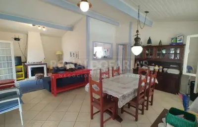 Casa à venda com 4 dormitórios na região de parelheiros.