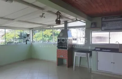 Sobrado a venda sendo 4 quartos com uma suite 2 salas 4 bnheiro