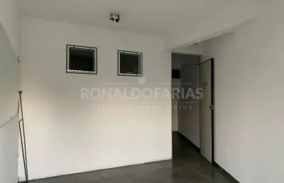 Sala comercial para locação com 40m² na região de interlagos.