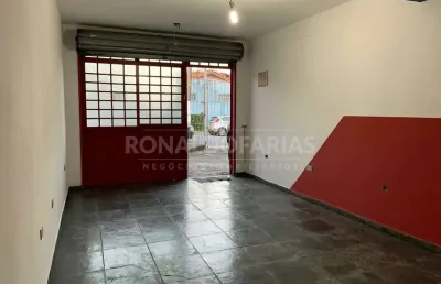 Sala comercial à venda com 40m² na região de interlagos.