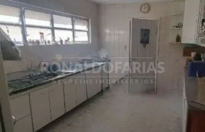 Sobrado a venda com 05 dormitórios na região de interlagos