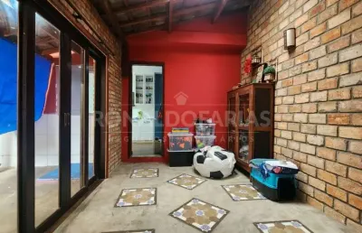 Casa à venda em veleiros com 2 dormitórios suíte e 2 vagas de garagem