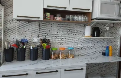 Apartamento a venda sendo dois quartos , sala dois amientes , 1 vaga de garagem.