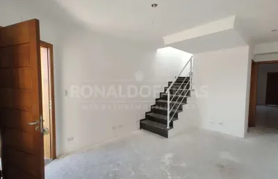 Sobrado a venda em condominio fechado com  03 dormitorios sendo 01 suite na regiao de interlagos.