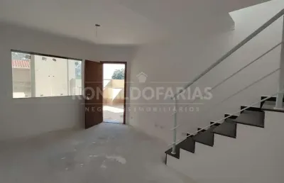 Sobrado a venda em condominio fechado com  03 dormitorios sendo 01 suite na regiao de interlagos.