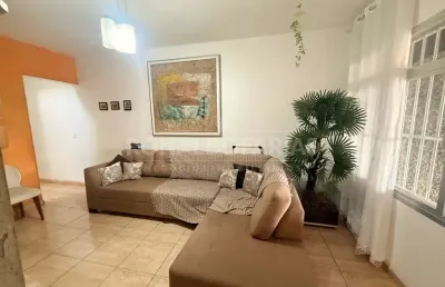 Sobrado à venda com 3 dormitórios e 2 vagas em jardim regis