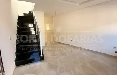 Sobrado à venda com 2 dormitórios 2 suítes e 2 vagas em jardim régis