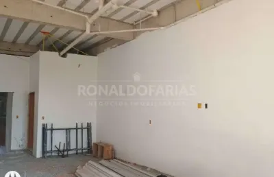 Sala comercial para locação com 92 metros , na cid. dutra.