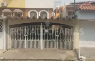 Sobrado a venda com 3 dorm e  2 vagas região socorro