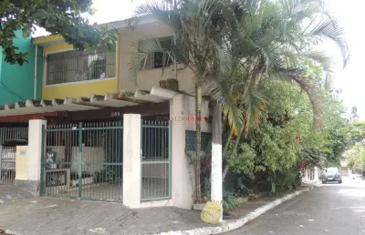 Sobrado à venda com 3 dormitórios na região do campo belo.