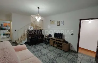 Sobrado à venda com 3 dormitórios, 1 suíte e 2 vagas na região de interlagos.