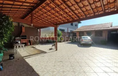 Casa à venda  ou locação em veleiros com 3 dormitórios 1 suíte e 5 vagas de garagem