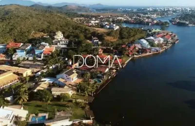 Propriedade de alto padrão com frente canal na ogiva