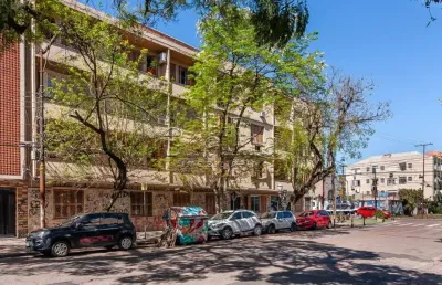 Apartamento com 3 quartos à venda na rua joão alfredo, 394, cidade baixa, porto alegre por r$ 470.000