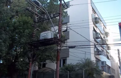 Apartamento com 3 quartos à venda na rua marquês do pombal, 1063, moinhos de vento, porto alegre por r$ 911.000