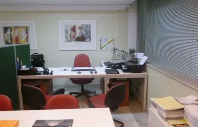 Sala comercial à venda na avenida carlos gomes, 141, auxiliadora, porto alegre por r$ 420.000