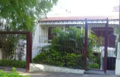 Casa com 4 quartos à venda na rua coronel camisão, 144, higienópolis, porto alegre por r$ 1.474.000