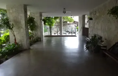 Vendo apartamento com 2 quartos, dependencias completas - garagem estacionamento r$250 mil.