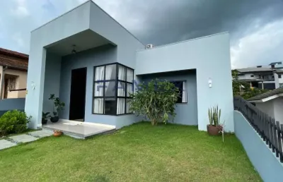 Casa com piscina a venda no bairro são luiz em pato branco - 01 suíte + 02 quartos - ca729