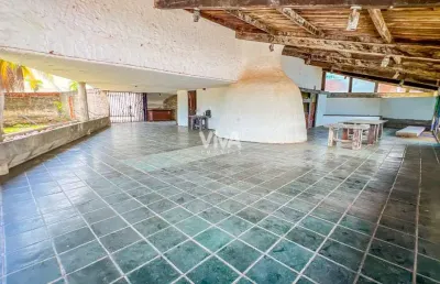Casa com 3 quartos à venda na Rua Glaura Arruda Alcântara, 70, de Lourdes, Fortaleza