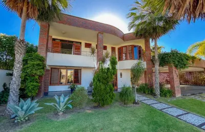 Casa em condomínio com 4 suítes no alphaville fortaleza