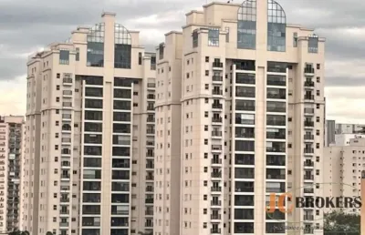 Apartamento com 137m² de área útil, 3 vagas, living, , 4 dormitórios sendo 3 suítes