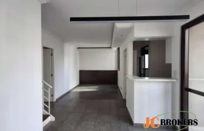 Apartamento duplex com 70 m², 2 suítes, sala para dois ambientes, varanda, 2 vagas