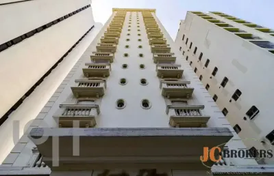 Apartamento com 130m² de área útil, 3 dormitórios sendo 1 suíte, 2 vagas