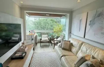 Apartamento reformado com 75 m² de área útil, 2 dormitórios, sendo 1 suíte, 2 vagas