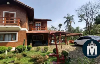 Casa em condomínio fechado 4 suítes para alugar e 6 vagas, 1000m2
