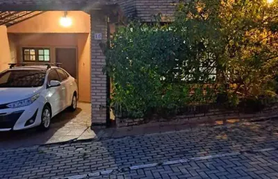 Casa triplex á venda, área total 379m², 3 dorms, suíte, 2 vagas - granja
