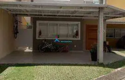 Casa pronta para morar c/ 3 dorms sendo 1 suíte c/ closet, condomínio morada do horto