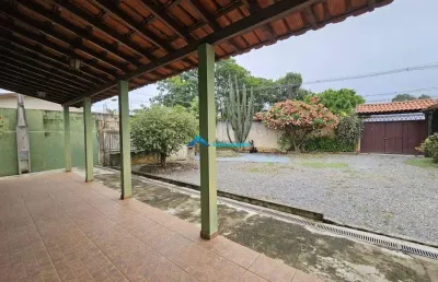 Casa a venda com 3 dorms + edícula, amplo espaço externo, bairro caxambú em jundiaí -sp