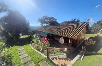 Chácara a venda com 2 casas independentes, total de 1.000 m², campo limpo paulista
