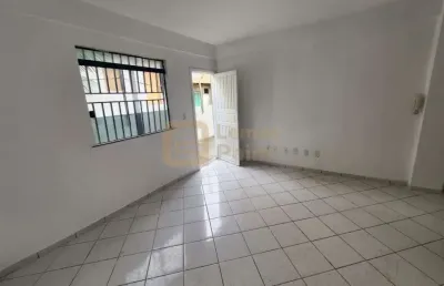 Alugo apartamento de 2 quartos com vaga de garagem em itabuna ba