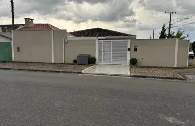 Casa à venda na Rua Terezina, 1139, Cajuru, Curitiba