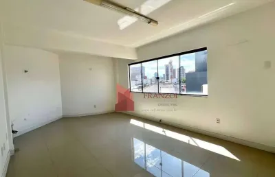 Sala comercial disponível para locação no centro de itajaí