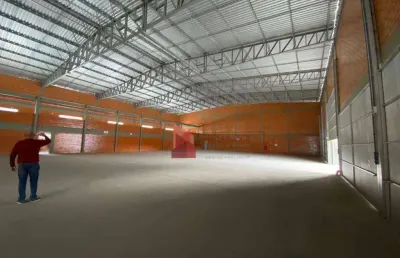 Galpão: locação galpão logístico com 3.000m2, às margens da br-470, gaspar/sc!