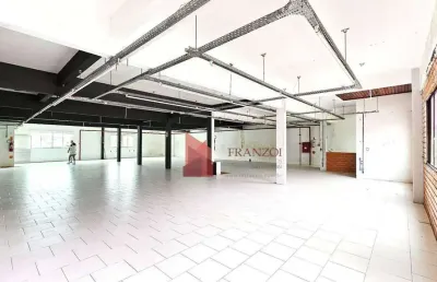 Locação: sala comercial reformada, com 560m2, vila operária, itajaí/sc!