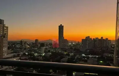Venda: apartamento com 2 dormitórios sendo 1 suíte - vila operária - itajaí/sc