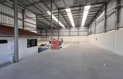 Locação: galpão comercial com doca e rampa de acesso para empilhadeira em itajai.