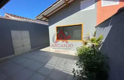 Casa a venda no centro de ubatuba com 02 dormitorios
