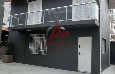 Sobrado recém reformado a venda no bairro do itaguá - ubatuba - sp
